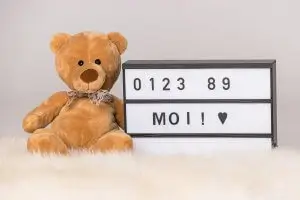 Kirjaintaulu ja merkkejä lapsikuvaukseen