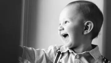 Lapsikuvaus-luonnonvalo-ulkona-sisaruskuvaus-perhekuvaus-jyväskylä-muurame (14)